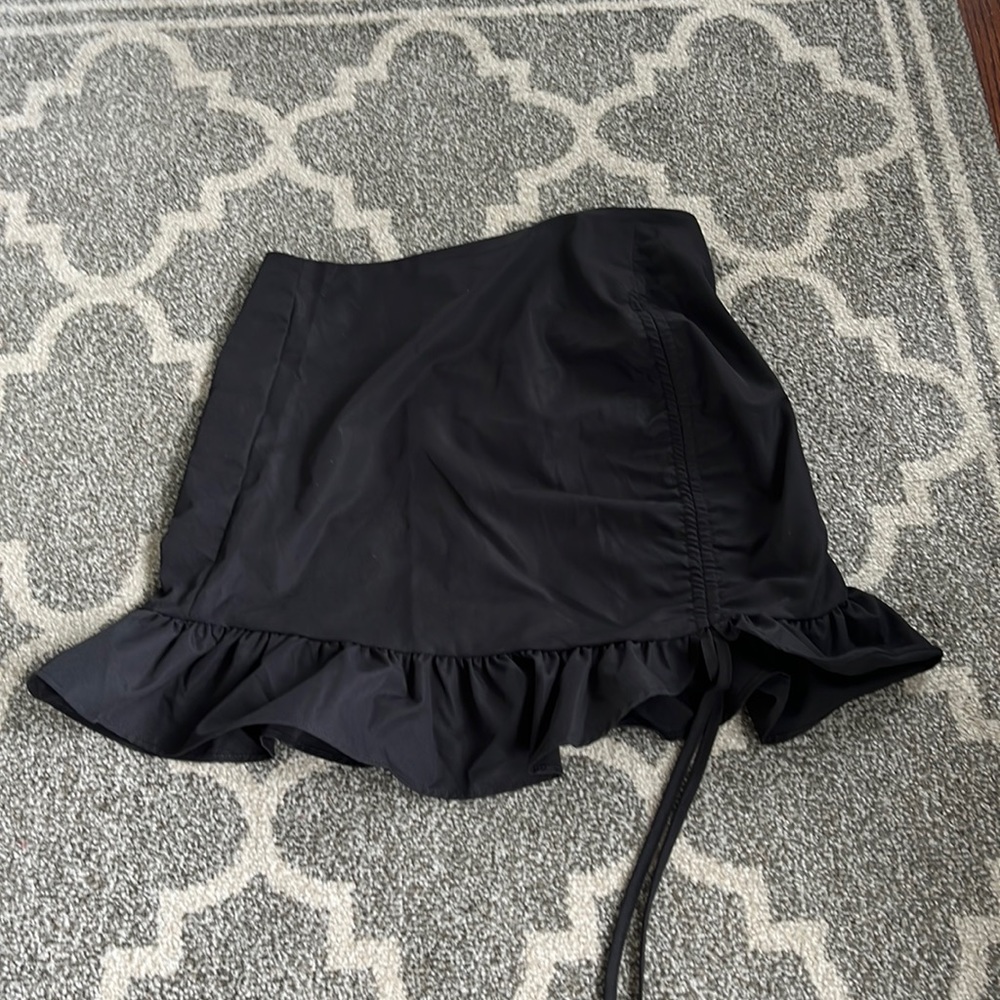 Black pencil skirt!